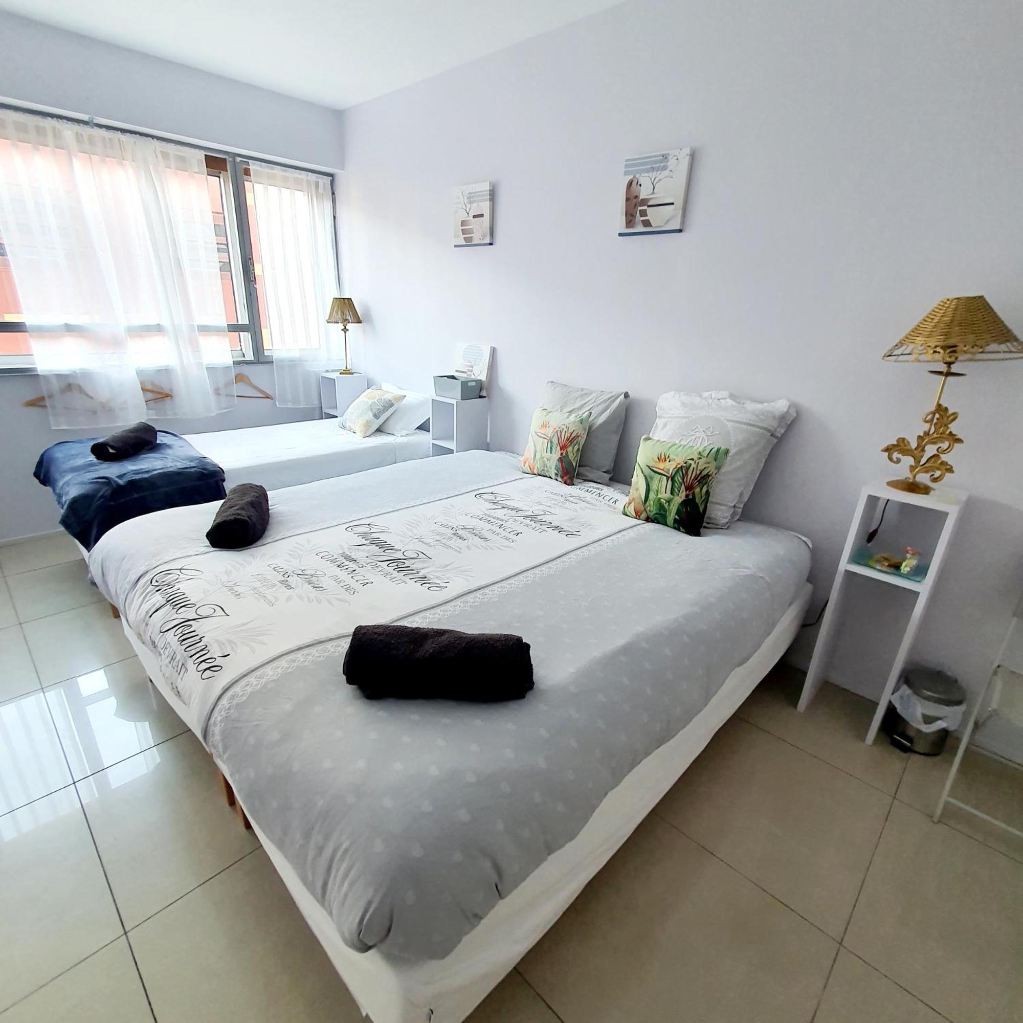 Sejour Perpignan Avec Petit-Dejeuner A La Demande Et Piscine A 20 Minutes De L'Espagne A Le Palace Climatise Kültér fotó